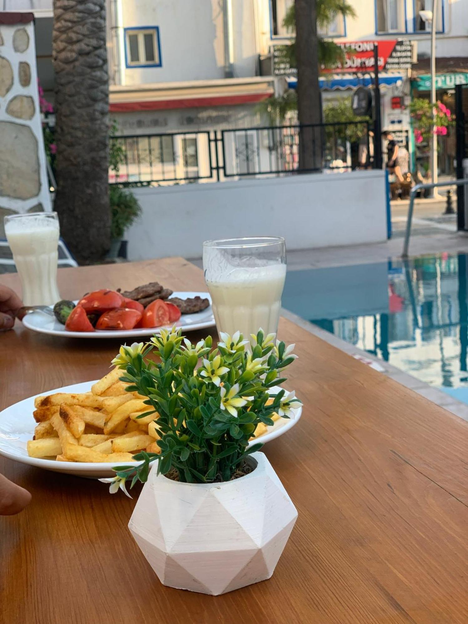Kilavuz Otel Bodrum Bagian luar foto
